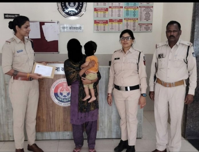 बुरहानपुर पुलिस की त्वरित कार्यवाही ‘ऑपरेशन मुस्कान’ के तहत अपहृत बालक सकुशल दस्तयाब, परिजनों को सौंपा